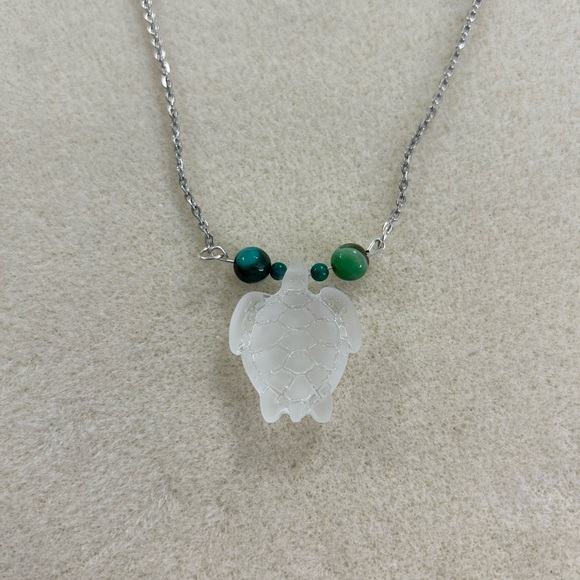 Hand Crafted Sea turtle necklace - Picture 4 of 6